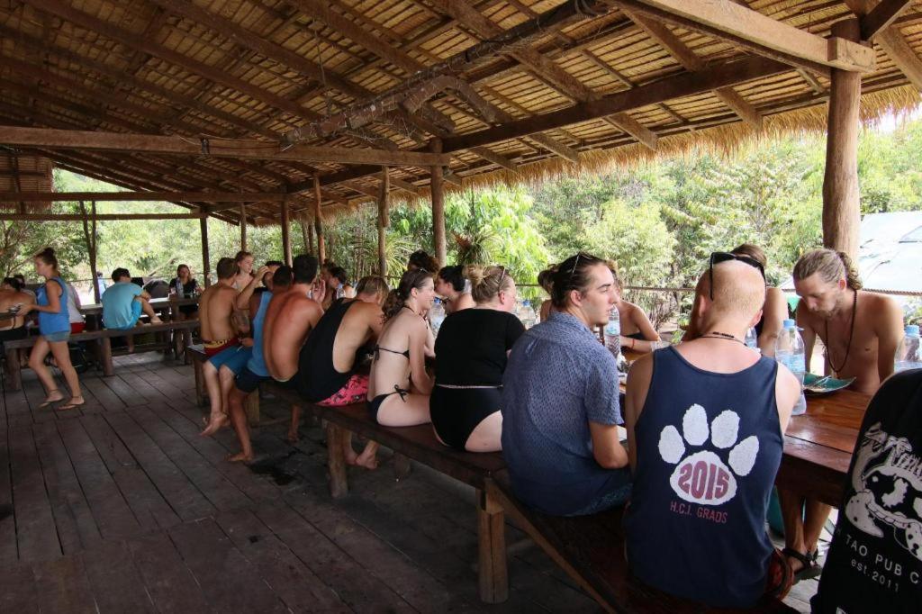 Mad Monkey Koh Rong Samloem Hostel Koh Rong Sanloem Exterior photo